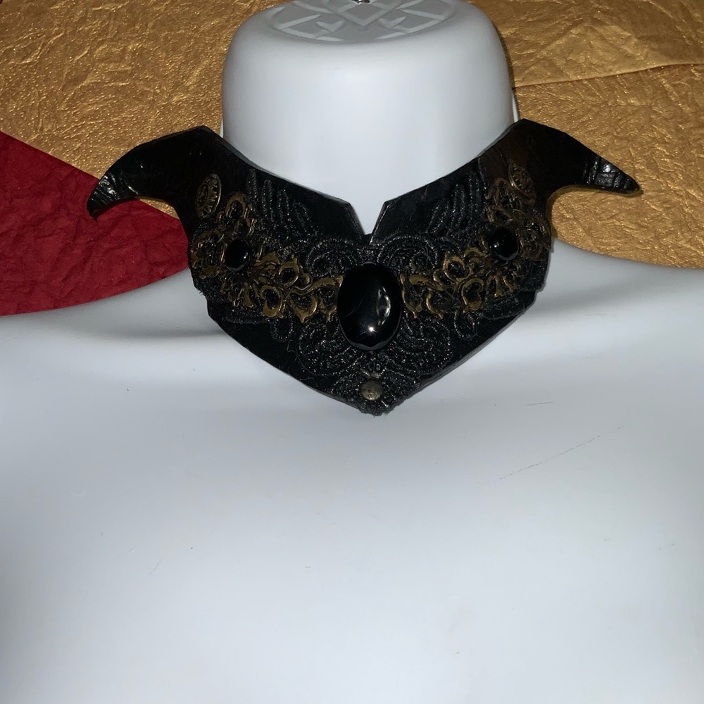 Vintage Black & Gold Embellished Gothic Adjustable Choker - Picture 8 of 15